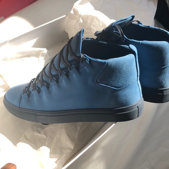 Balenciaga Arena Sneaker - Picture 7 of 8